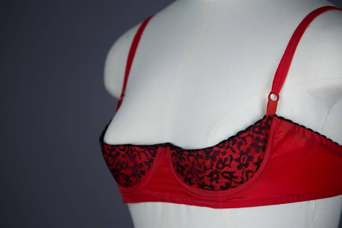 What Are Quarter Cup Bras And How Do They Compare 