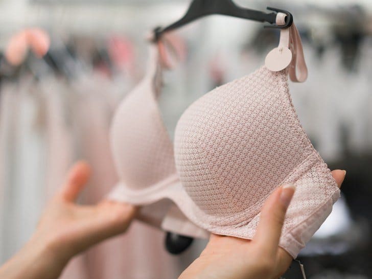 choosing-bras-for-wide-set-breasts